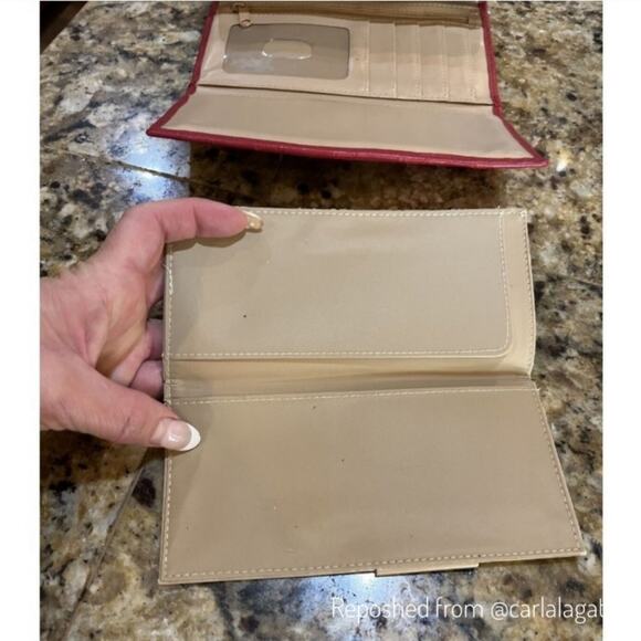 Buxton Quilted Cowhide Leather Wallet Trifold with Removable Check Book Holder - Picture 7 of 8